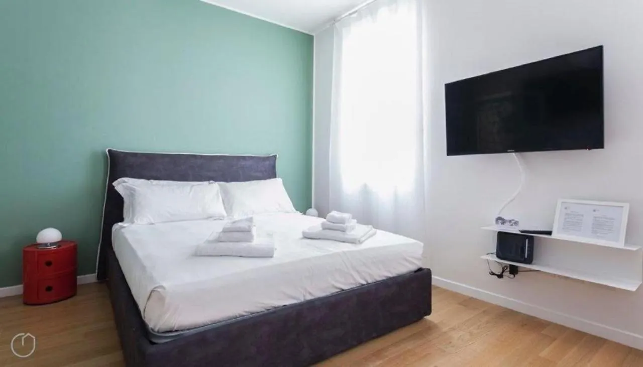 Apartment Navigli Suites - Tornatore Milan Italy