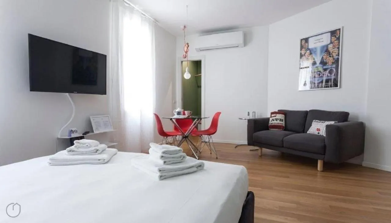Navigli Suites - Tornatore Milan 0*,  Italy