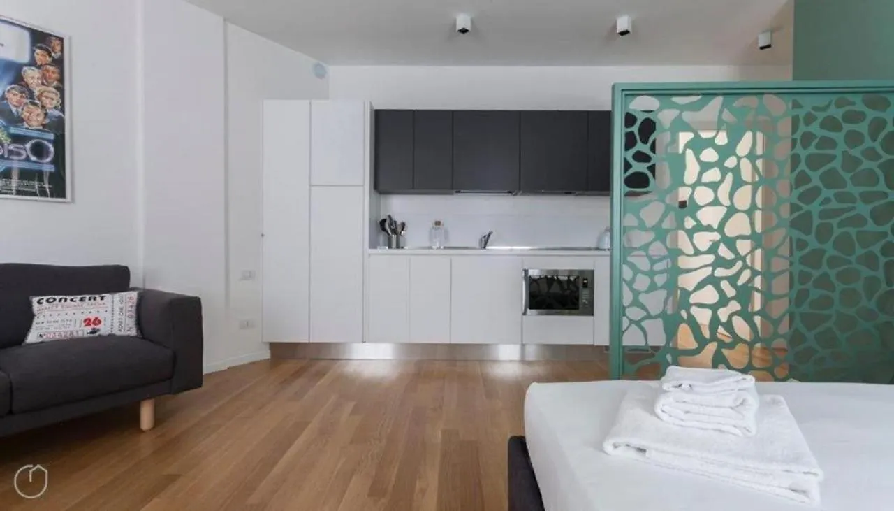 Apartment Navigli Suites - Tornatore Milan Italy